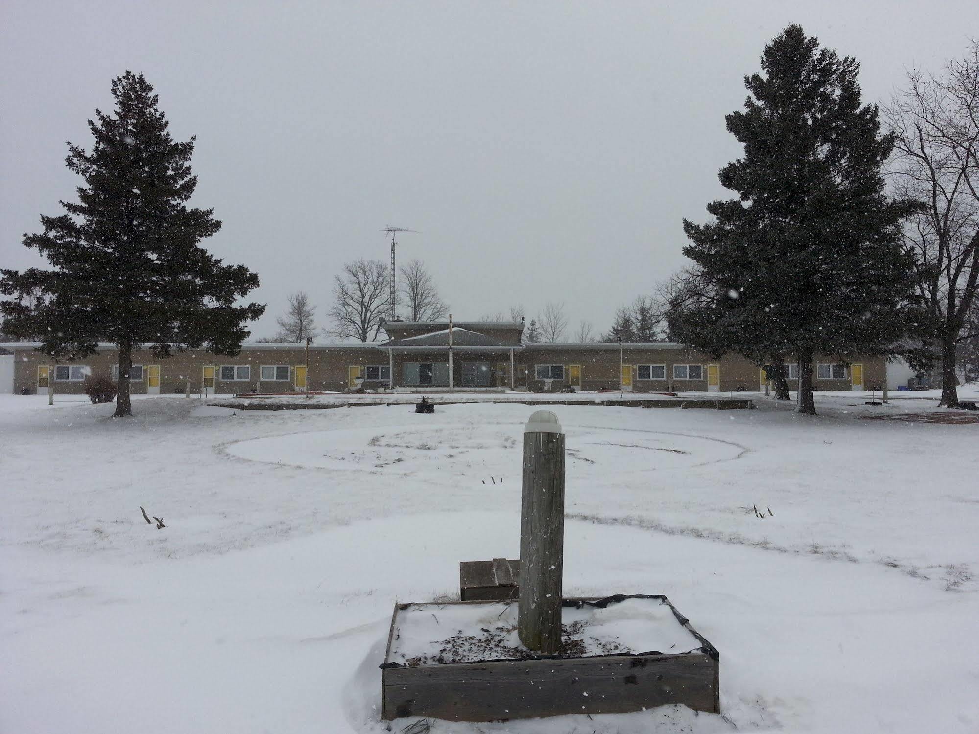 Pleasant Stay Motel Ancaster ภายนอก รูปภาพ
